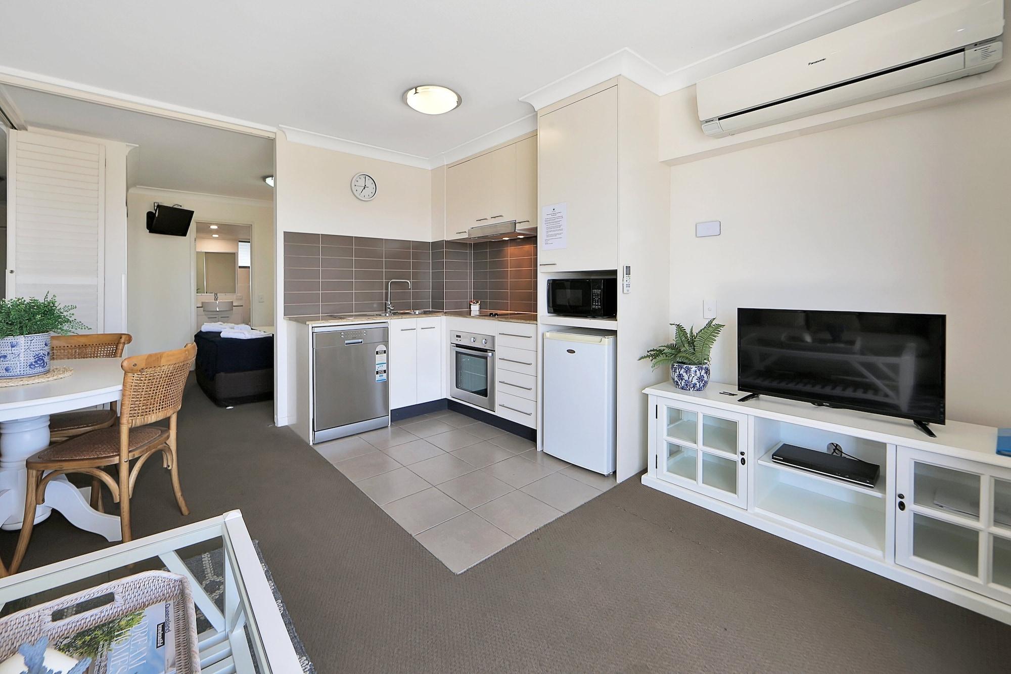 The Point Resort Bargara Exterior photo